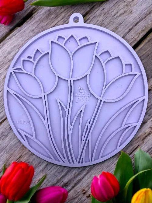 Pastel purple Tulip Design eMat for dogs and cats with suction cups, enrichment lick mat by SodaPup/True Dogs, USA made.
